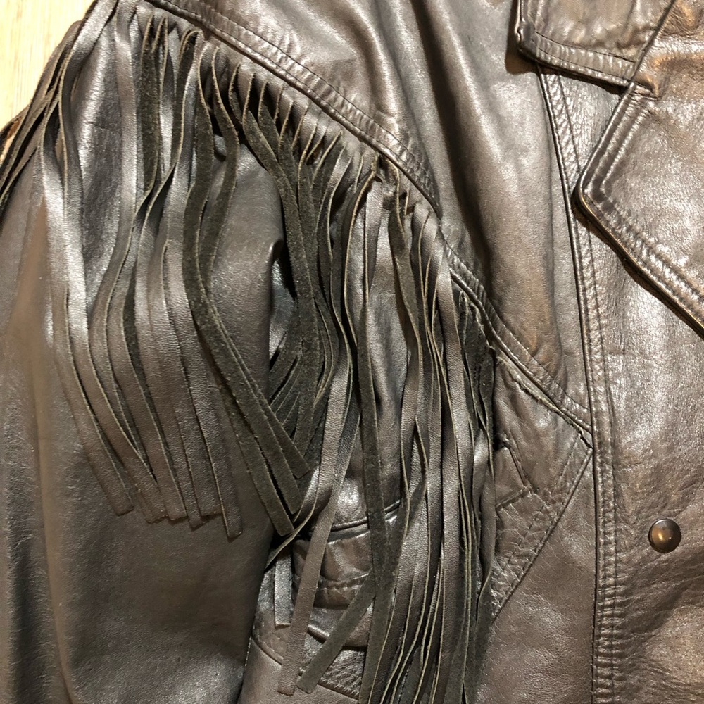 Vintage 70’s Cropped Leather Fringed Jacket - Picture 11 of 17